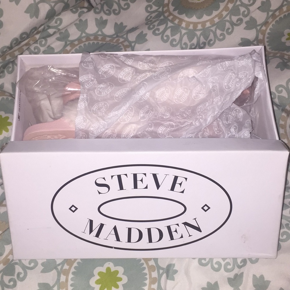 Steve Madden pink fuzzy slides